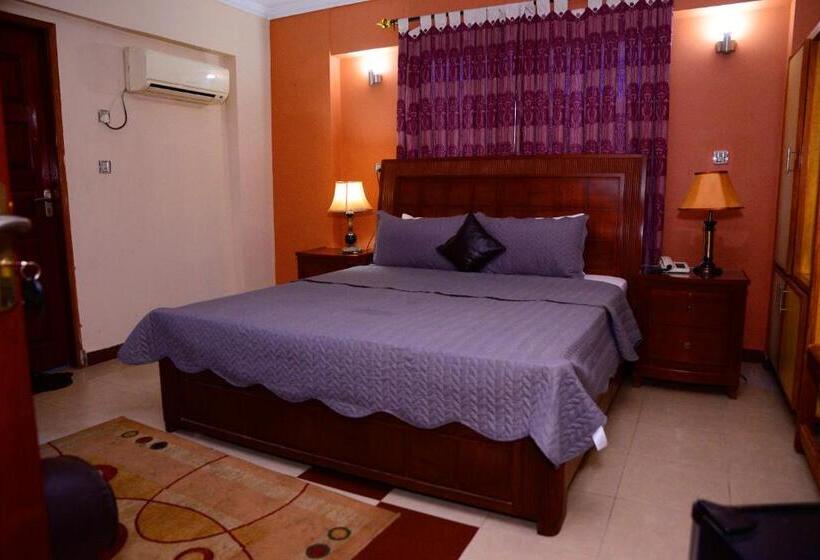 Mir Continental Hotel & Restaurant