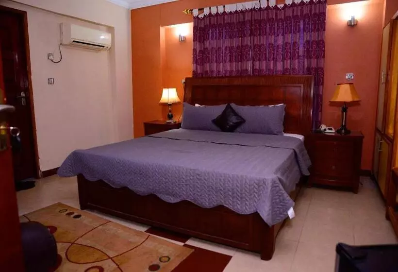 Mir Continental Hotel & Restaurant