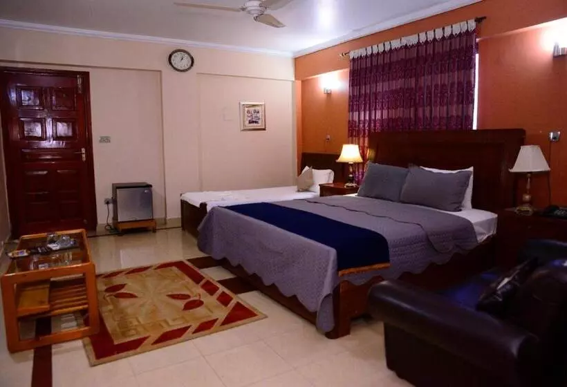 Mir Continental Hotel & Restaurant