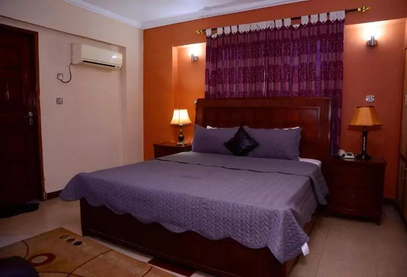 Mir Continental Hotel & Restaurant