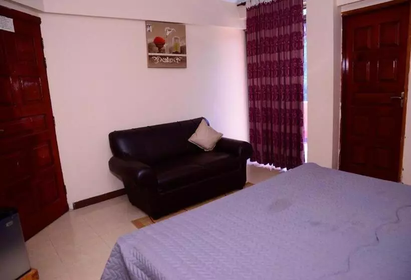 Mir Continental Hotel & Restaurant