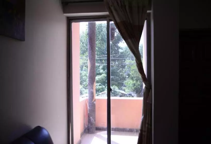 Mir Continental Hotel & Restaurant