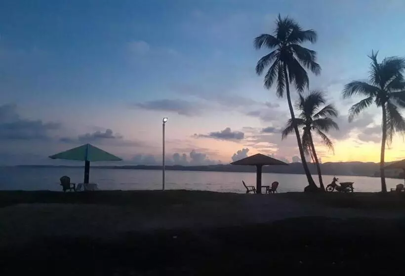 Ocean Breeze Hotel & Restaurant