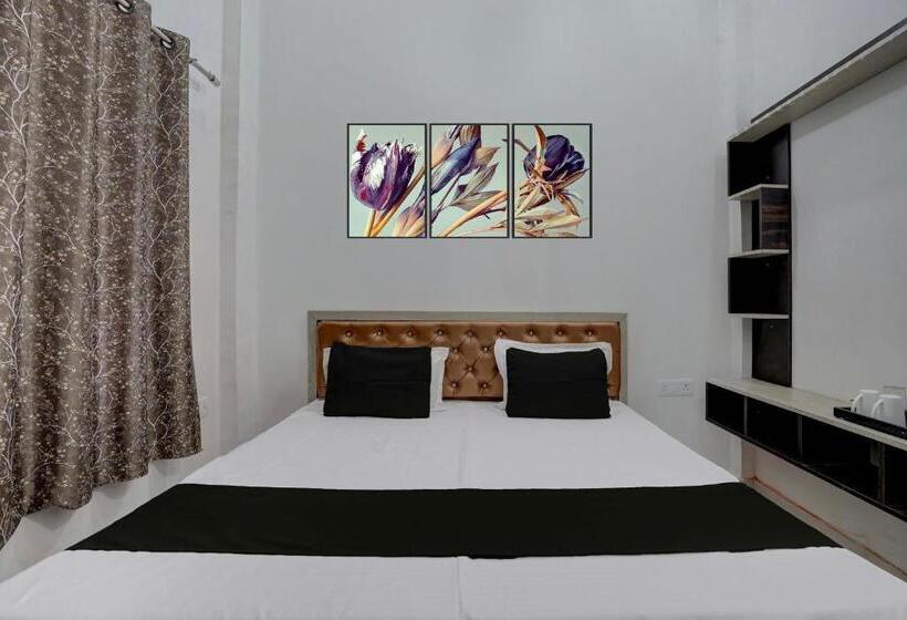 Oyo Hotel Sakshi Palace