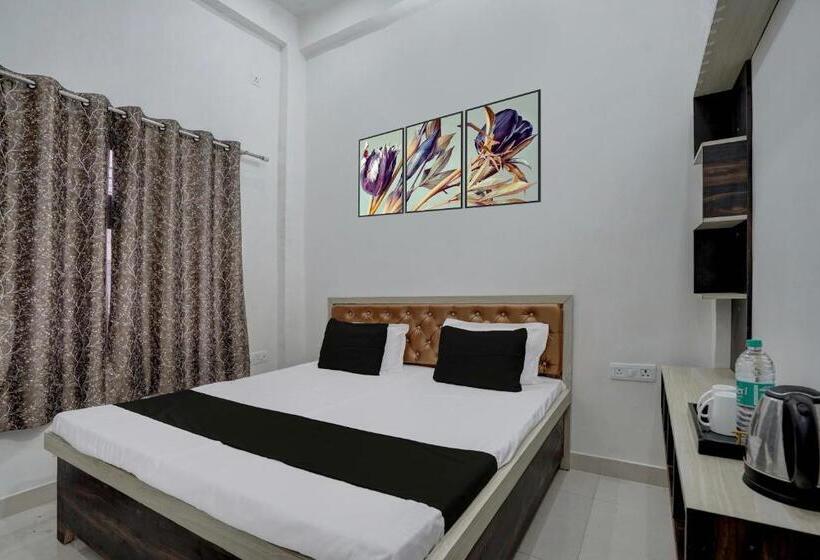 Oyo Hotel Sakshi Palace