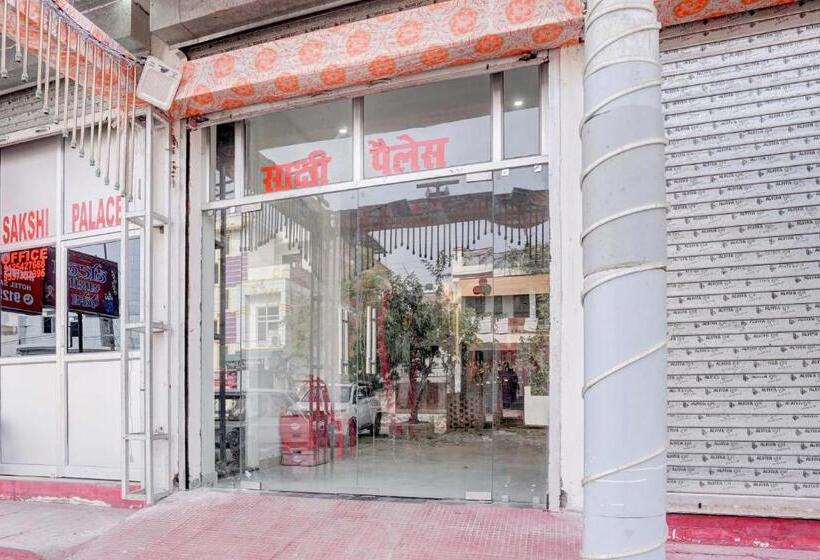 Oyo Hotel Sakshi Palace