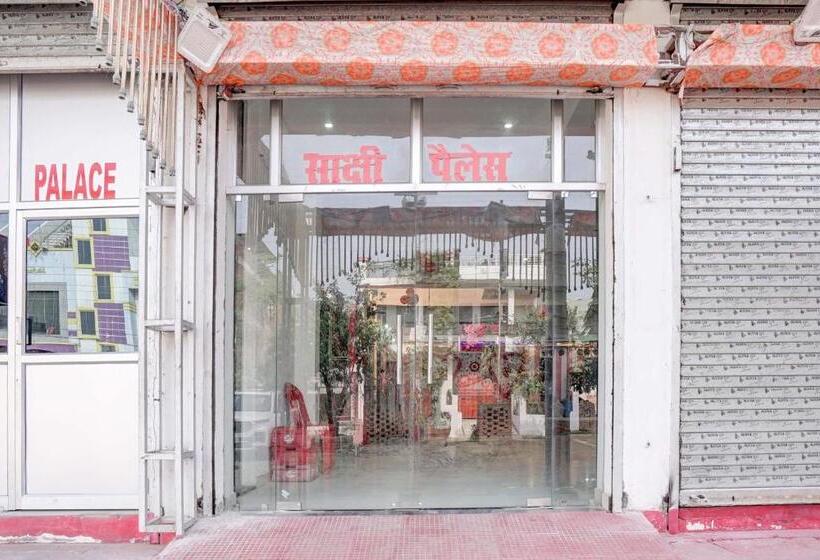 Oyo Hotel Sakshi Palace