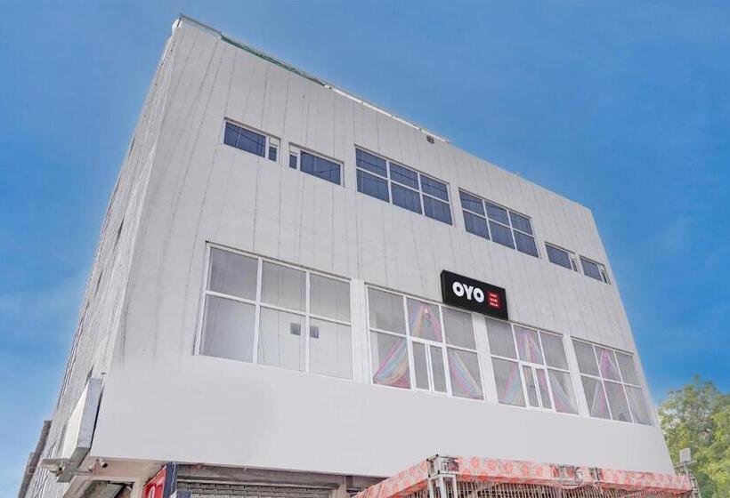 Oyo Hotel Sakshi Palace