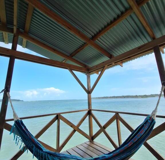 پانسیون Boathouse Bungalows By The Sea