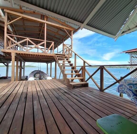 پانسیون Boathouse Bungalows By The Sea