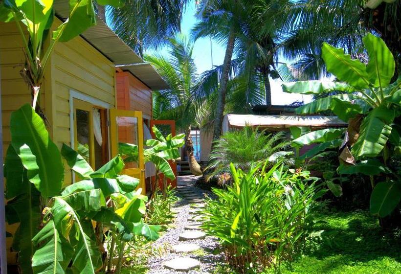 پانسیون Boathouse Bungalows By The Sea