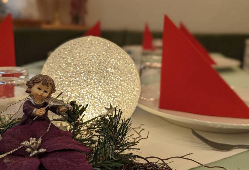 پانسیون Room In Guest Room Single Room In City Hotel In The Centre Of Rastatt