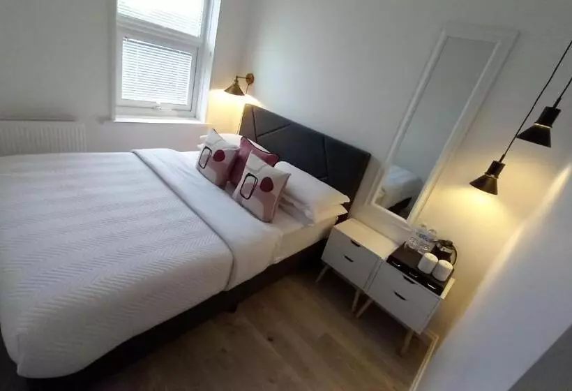 ペンション Home Away From Home