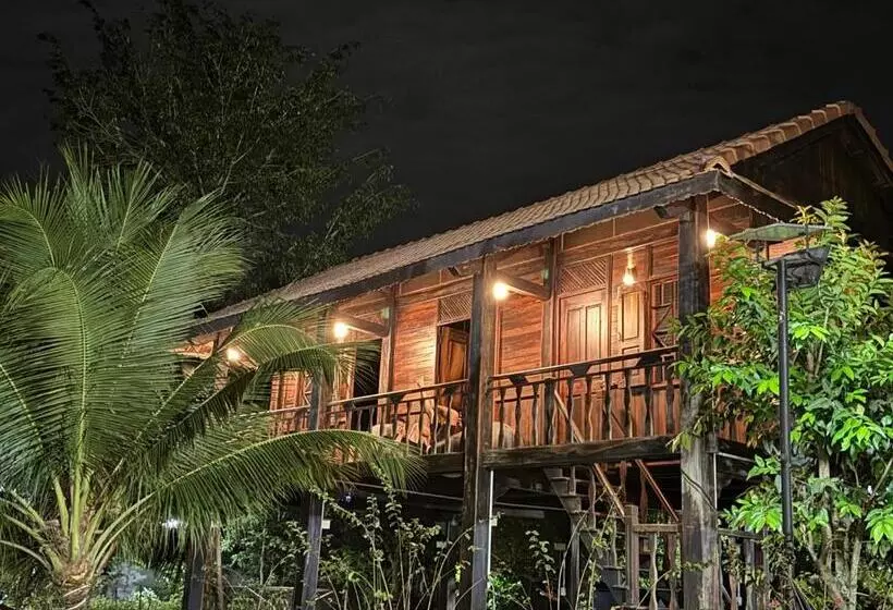 تختخواب و صبحانه Bưng Riềng Garden