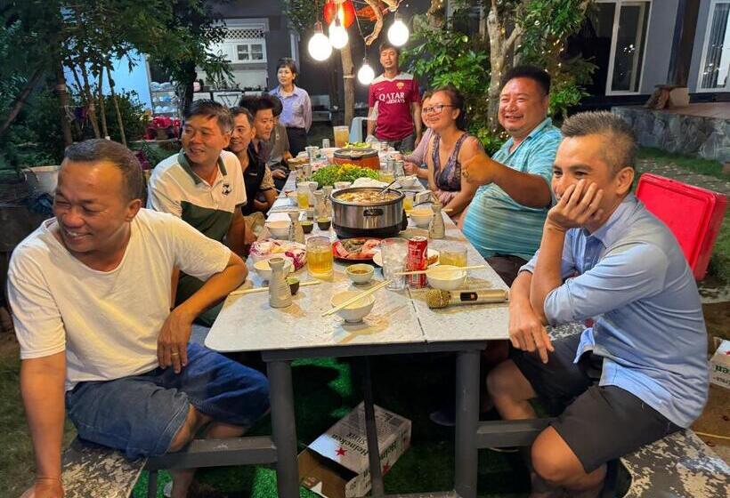 تختخواب و صبحانه Bưng Riềng Garden