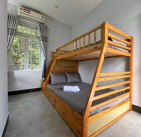 تختخواب و صبحانه Bưng Riềng Garden