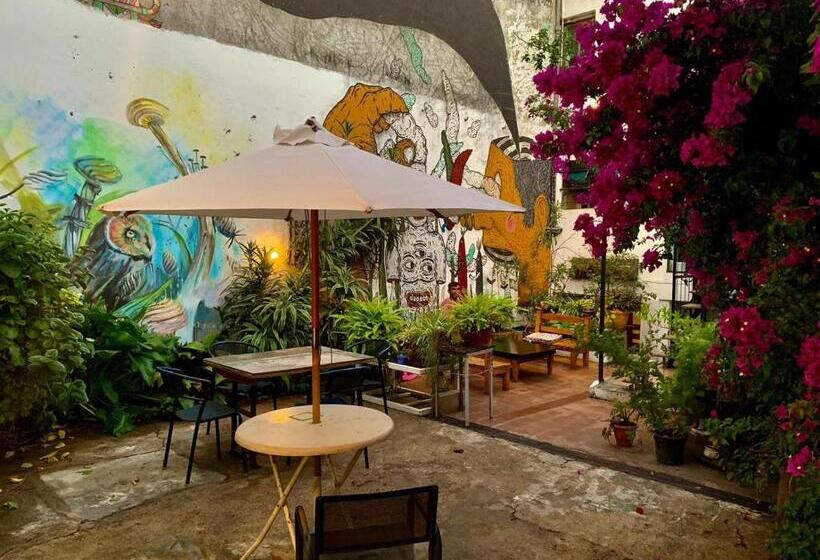 تختخواب و صبحانه Hostel Bohemian