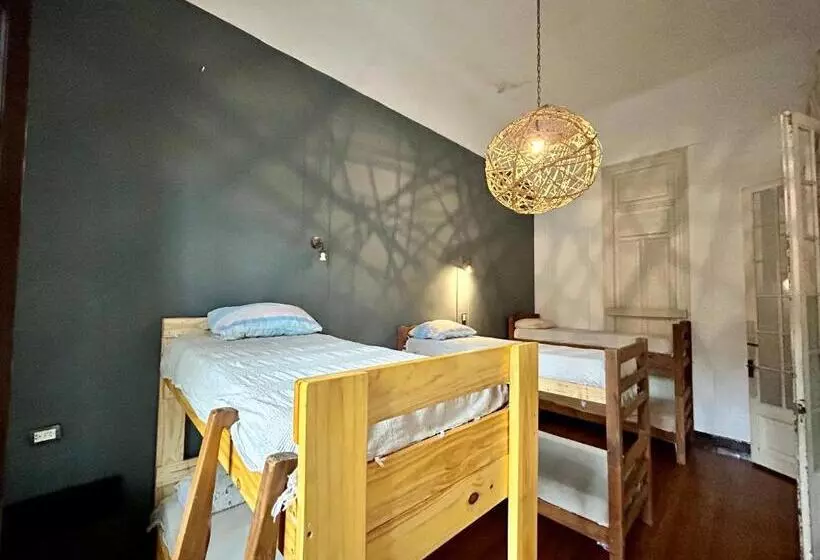 تختخواب و صبحانه Hostel Bohemian