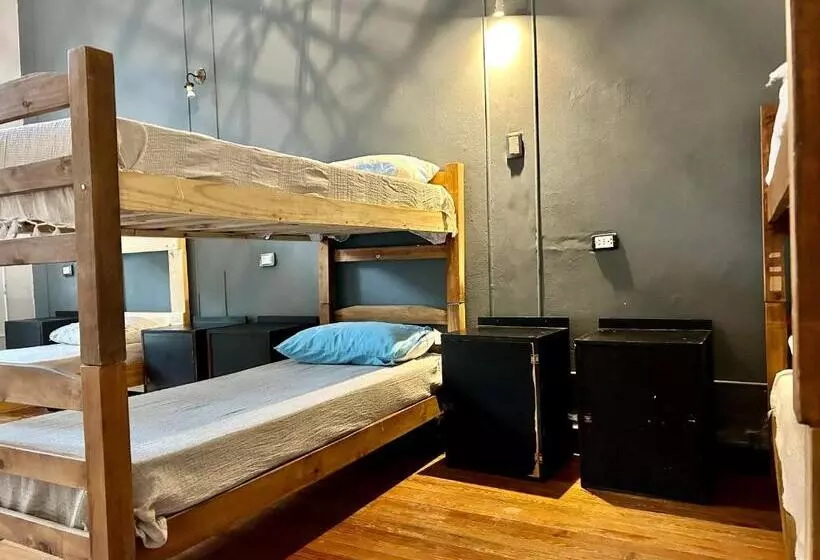 تختخواب و صبحانه Hostel Bohemian