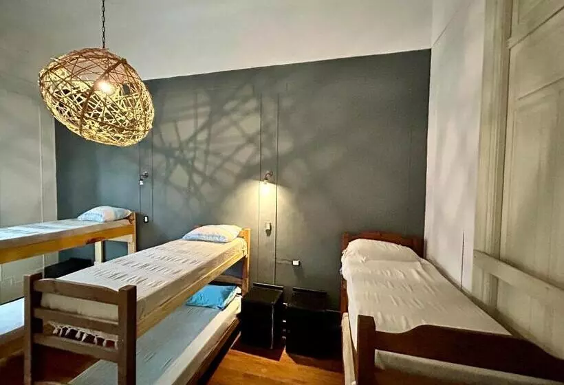 تختخواب و صبحانه Hostel Bohemian