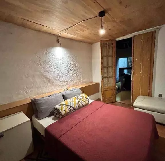 تختخواب و صبحانه Hostel Bohemian