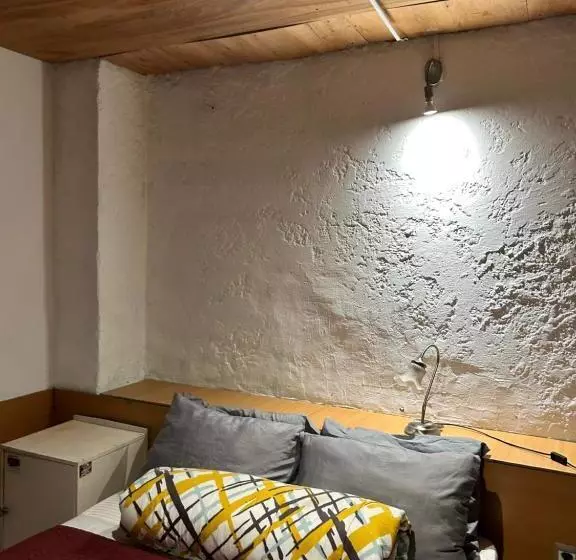 تختخواب و صبحانه Hostel Bohemian