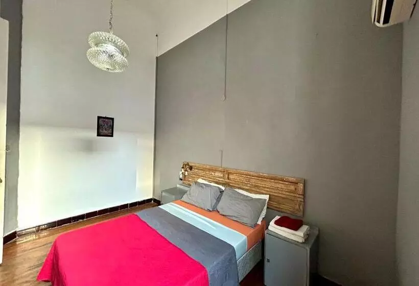تختخواب و صبحانه Hostel Bohemian