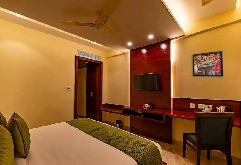 Five Elements Hotels Mertiya Residency