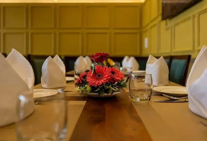 Five Elements Hotels Mertiya Residency