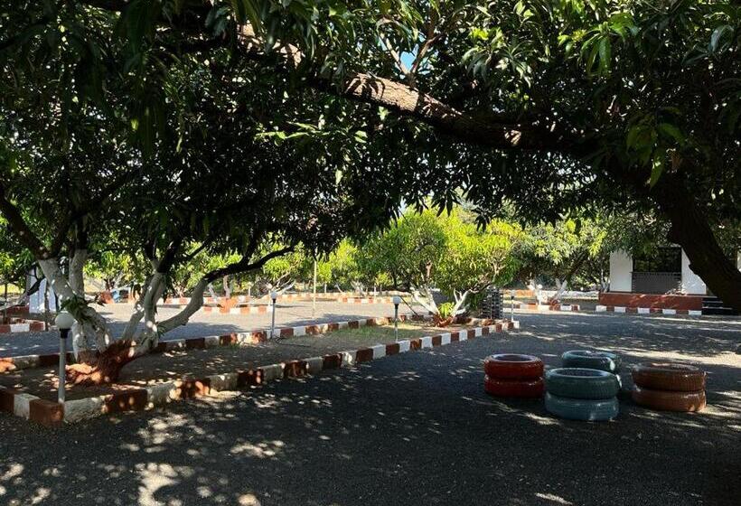 בית מלון כפרי Greenlife Farm Resort