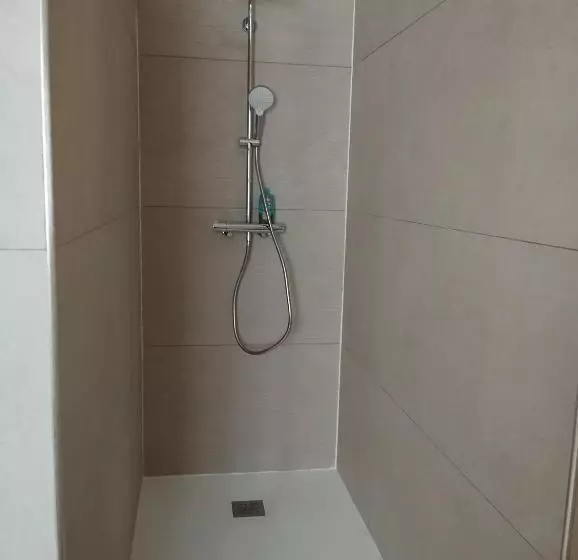 ペンション Alternative Hôtel