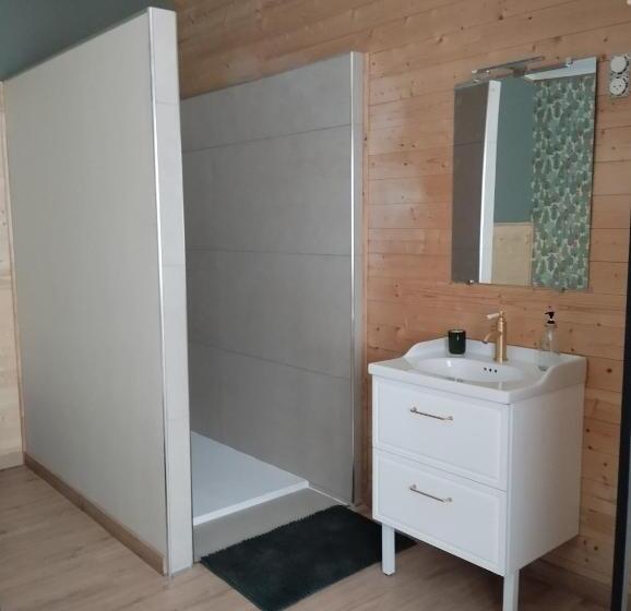 פנסיון Alternative Hôtel