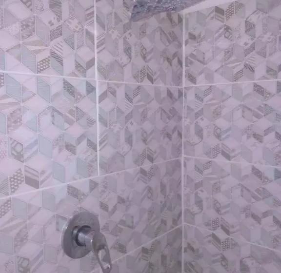 Majatalo Lake Acres Guest House