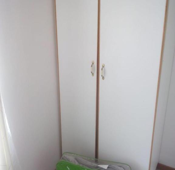 פנסיון Lake Acres Guest House