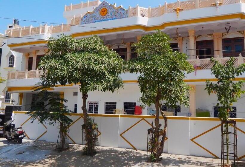 פנסיון Nirvan Ika