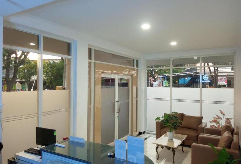 פנסיון Nooris Inn Guest House