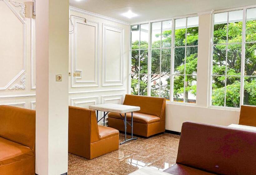 פנסיון Nooris Inn Guest House