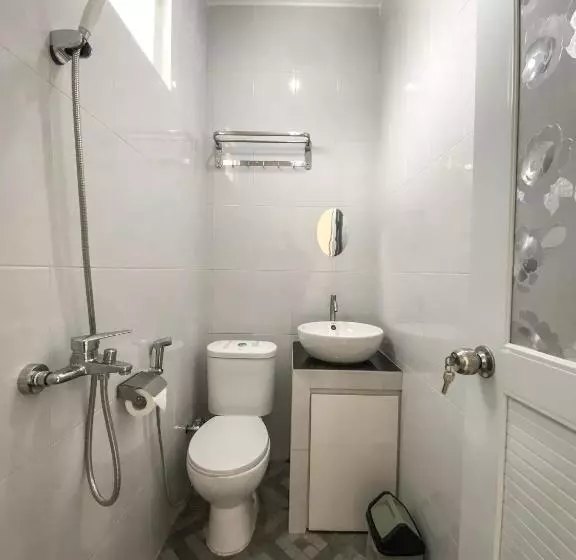 Majatalo Nooris Inn Guest House