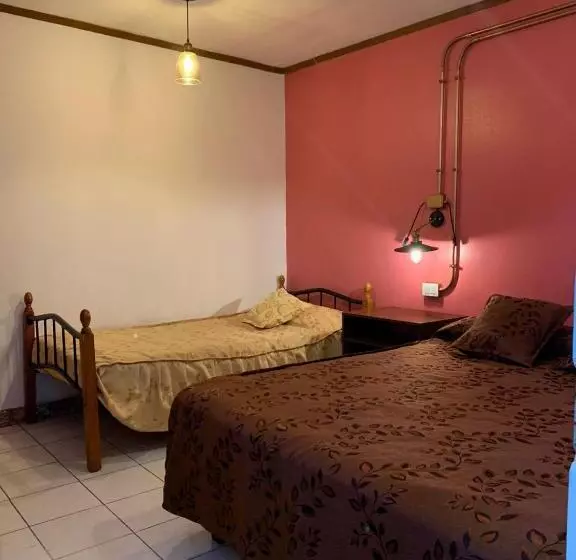 پانسیون Residencial La Piramide