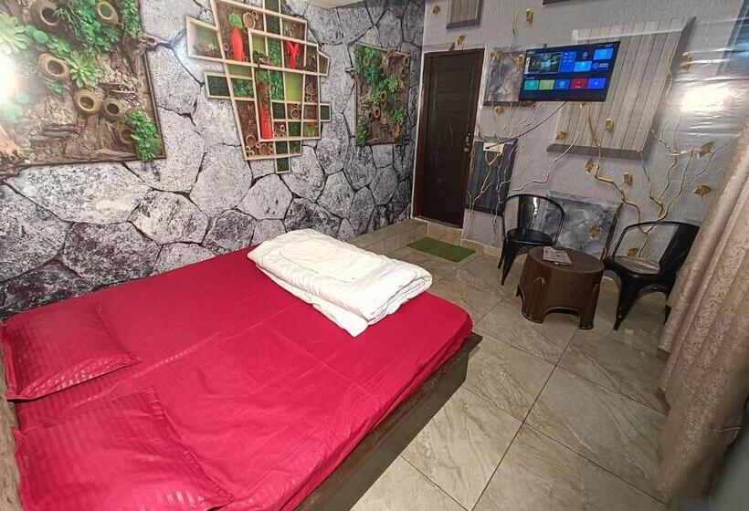 Pensionat Sanyam Homestay