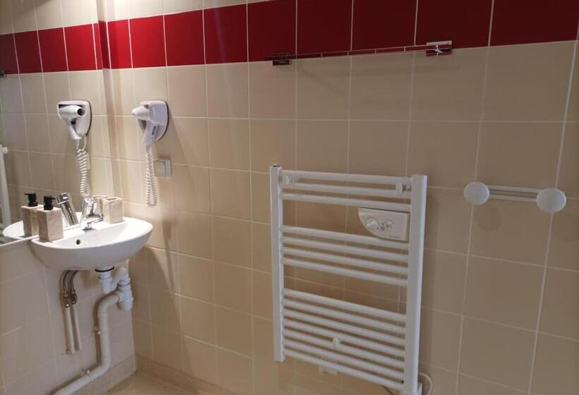 Общежитие Auberge De Mourjou