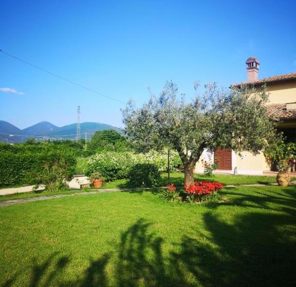 تختخواب و صبحانه Il Gelsomino