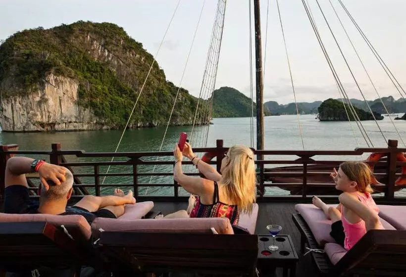 هتل Mila Cruises