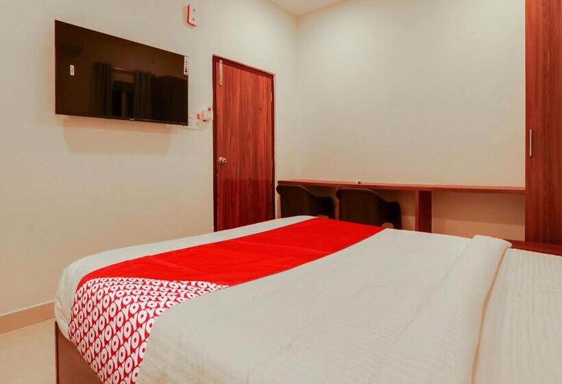 Hotel Oyo Sree Navya Grand