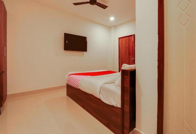 Hotel Oyo Sree Navya Grand