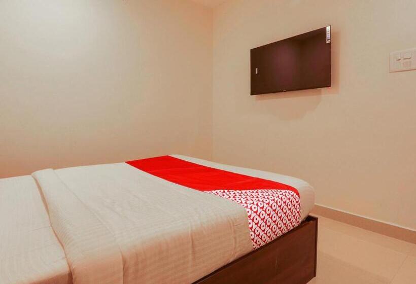 Hotel Oyo Sree Navya Grand