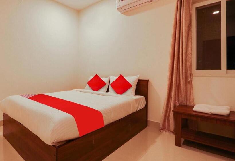 Hotel Oyo Sree Navya Grand