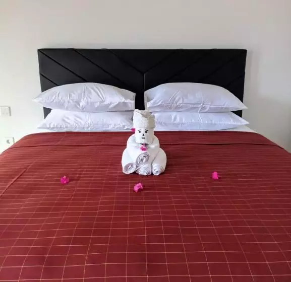 ホテル Pohon Purba Resort & Restaurant