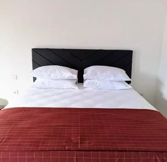 ホテル Pohon Purba Resort & Restaurant