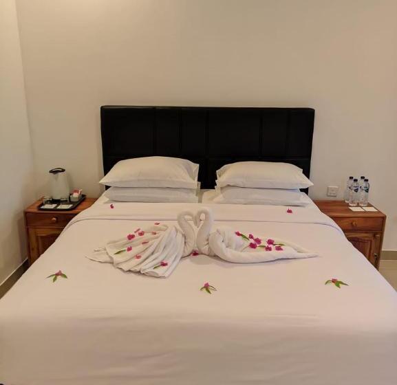 Отель Pohon Purba Resort & Restaurant